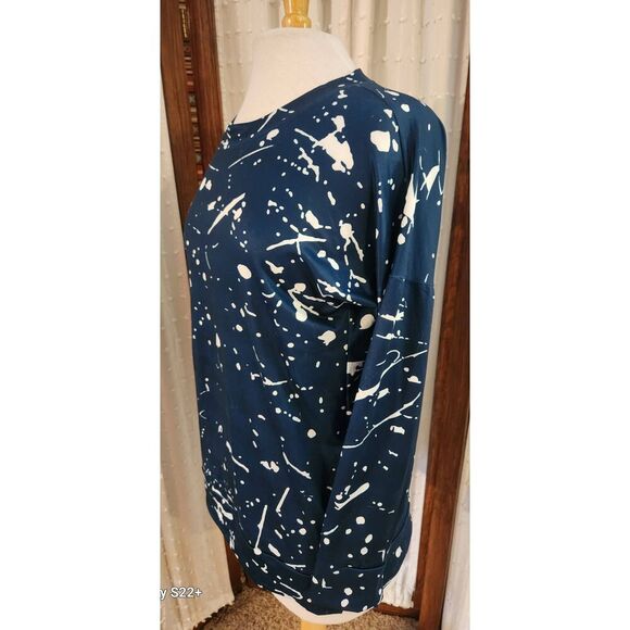 F68 Dark green with white print t-shirt - Picture 8 of 9